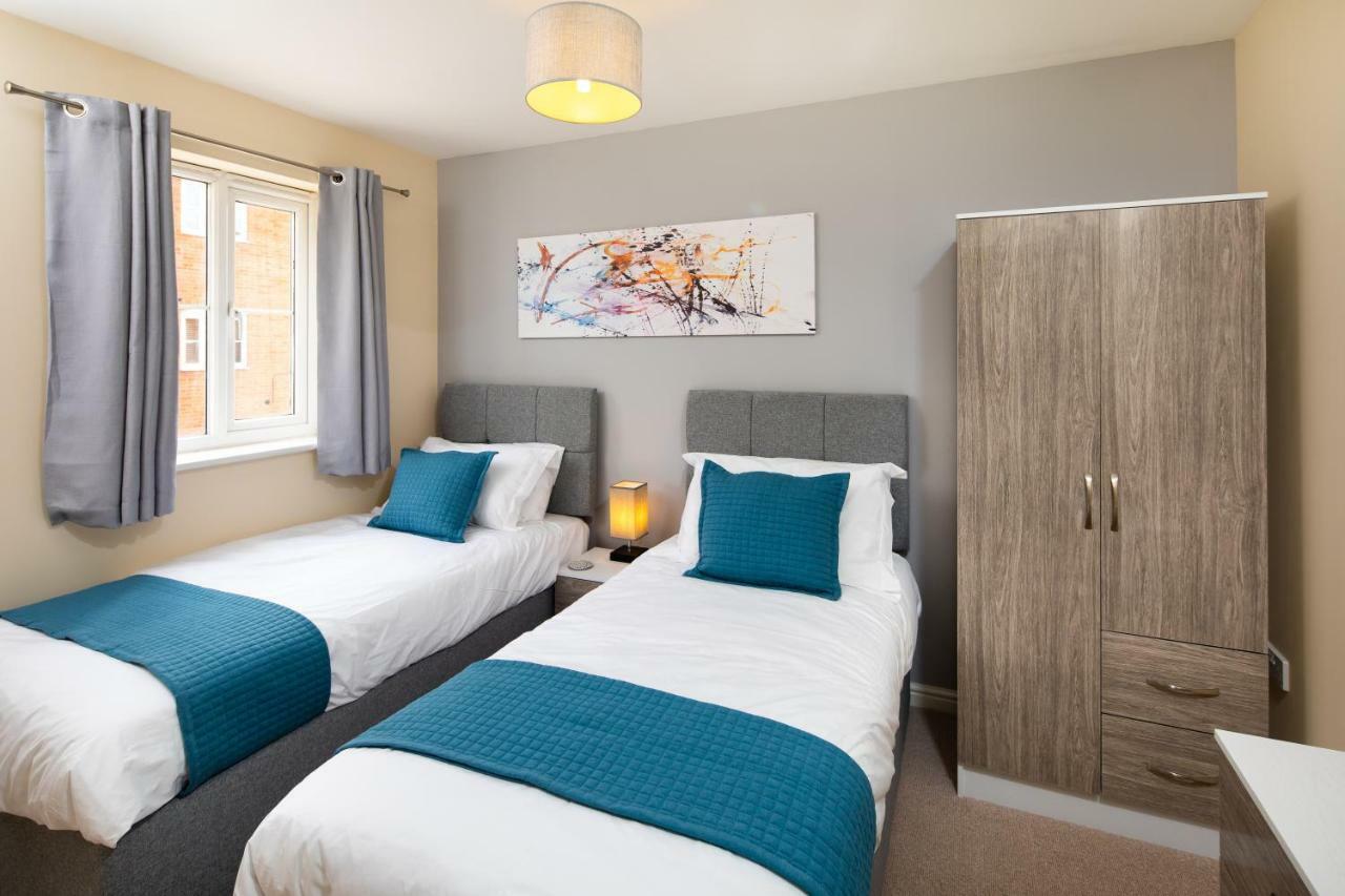 Modern And Spacious From 1 Mile From M1 - With Netflix, Prime Video, Ps5, Free Parking, Superfast Wifi, Bbq - Sleeps 11 - By Brightleap